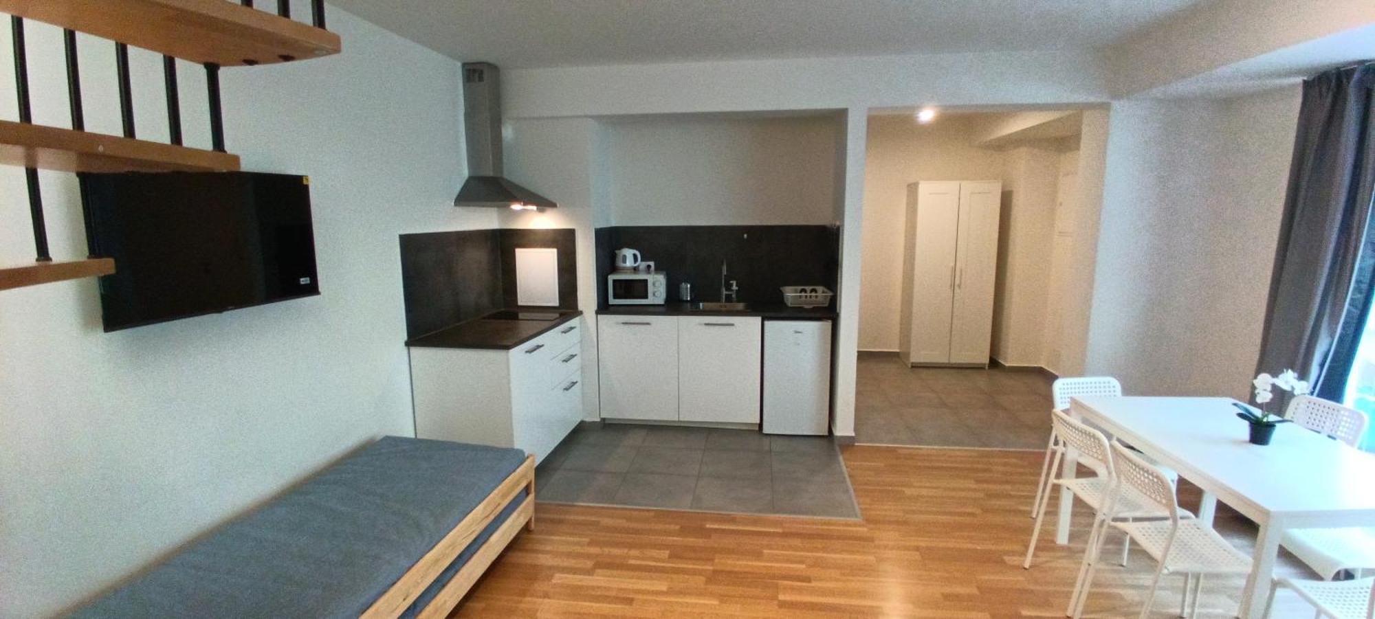 Brand New Two #25 In Elite Close To Center Apartment